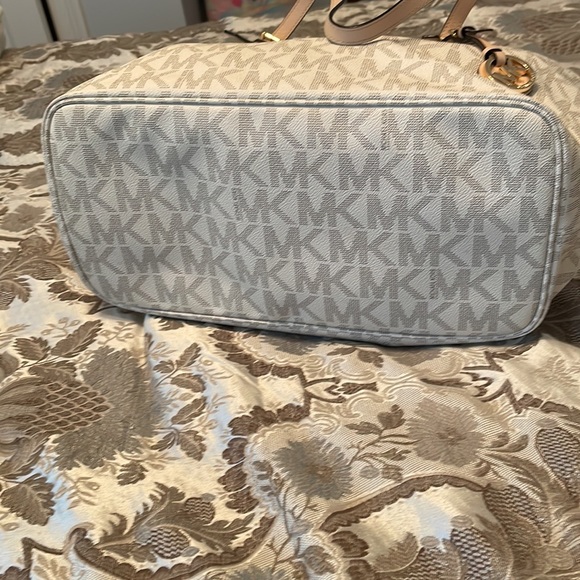 Michael Michael Kors Purse - Picture 5 of 5